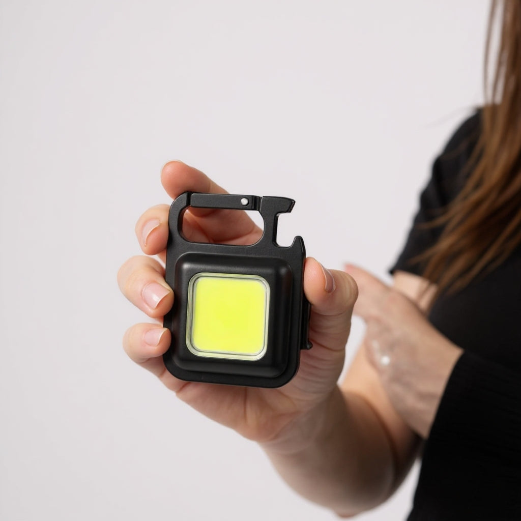 FlashDock – Mini Linterna Led Recargable
